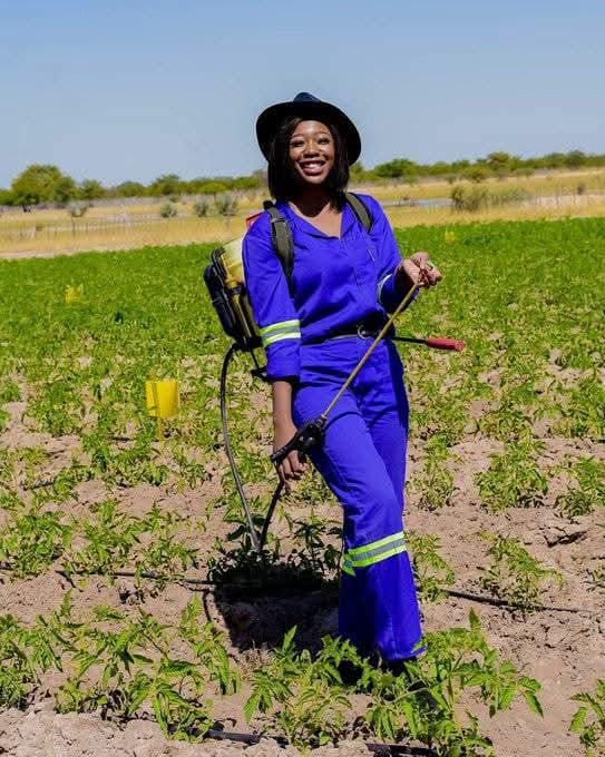 LES OUTILS INDISPENSABLES D’UN AGRICULTEUR